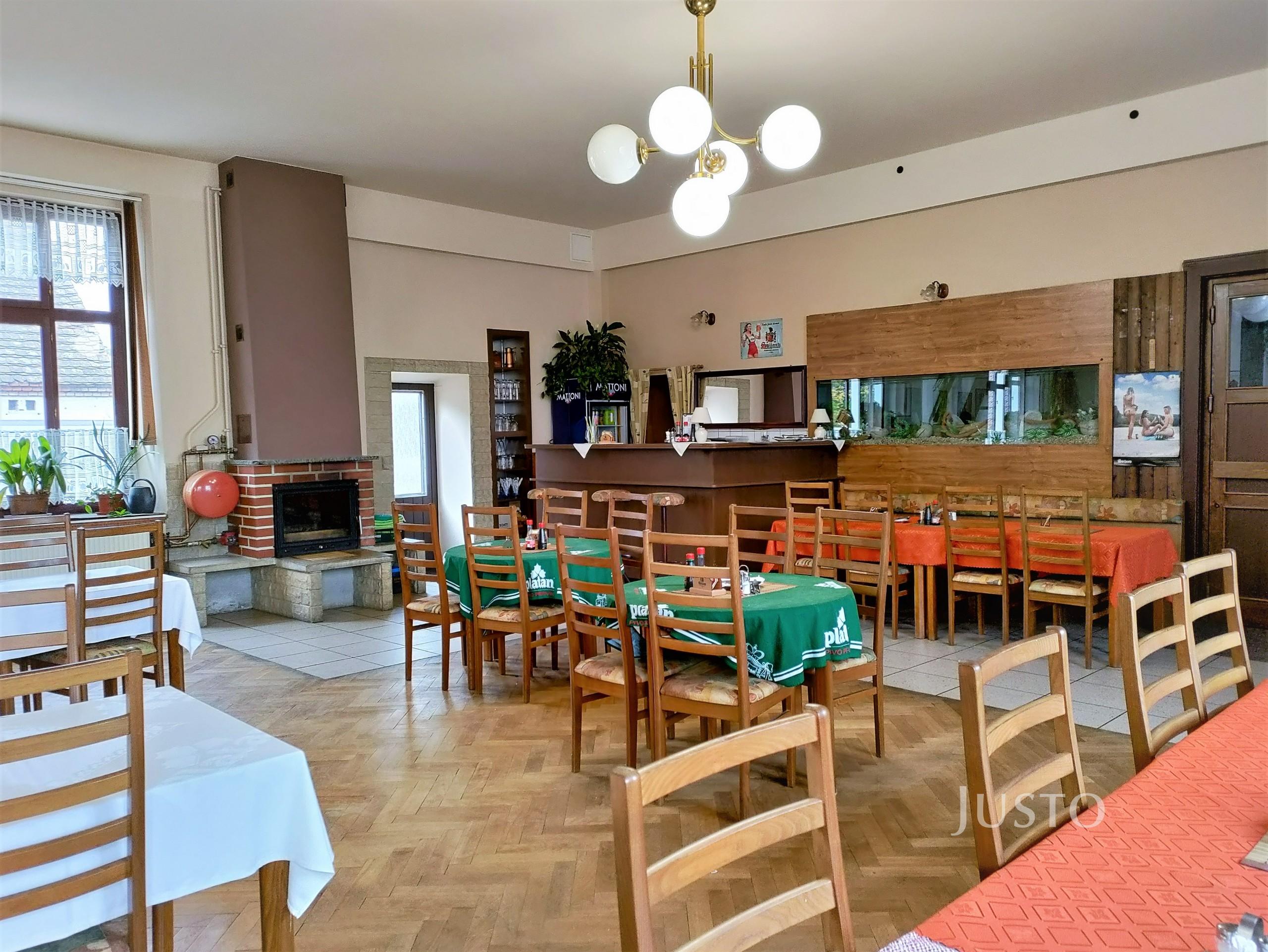 Pronájem restaurace 497 m² s pozemkem 400 m² + terasa