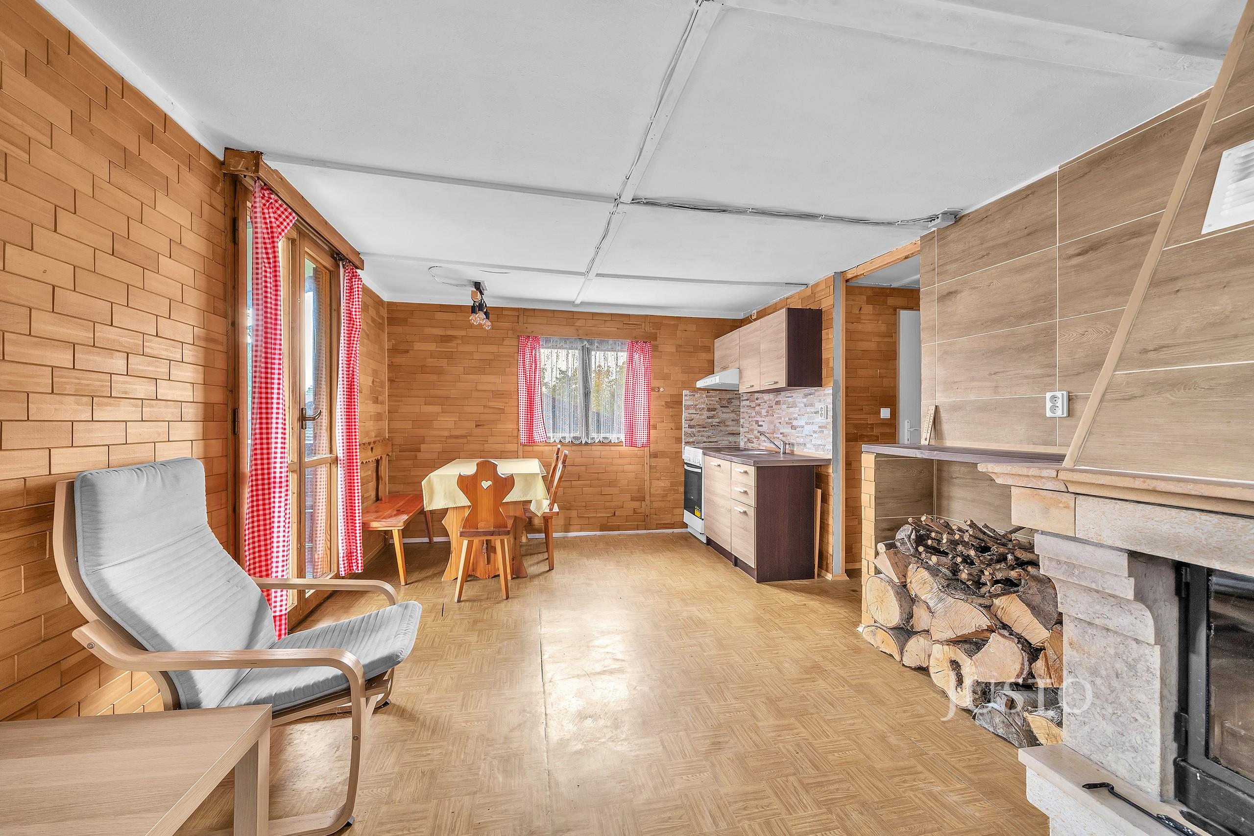 Prodej chaty 41 m² s pozemkem 333 m² + terasa 12 m²