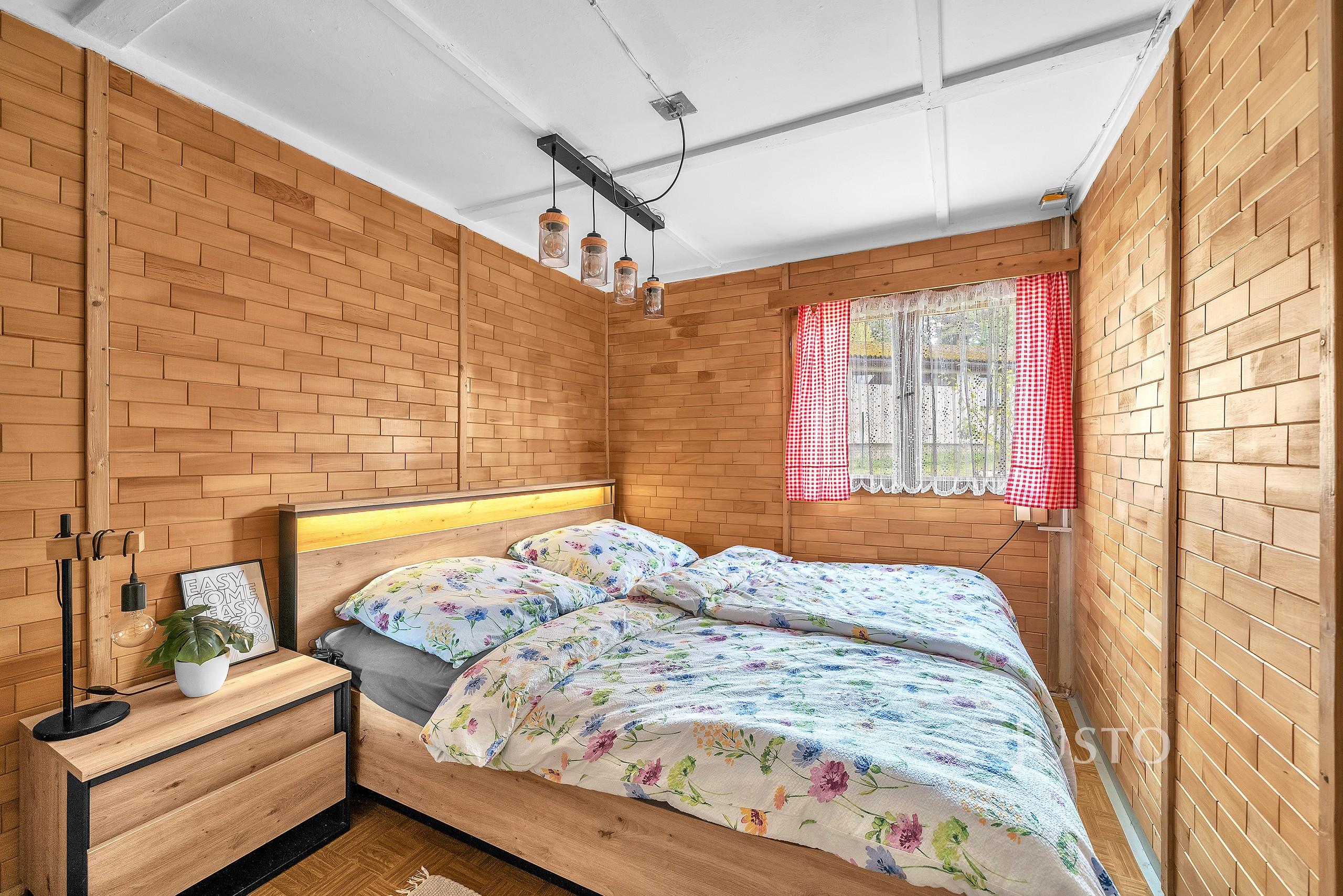 Prodej chaty 41 m² s pozemkem 333 m² + terasa 12 m²