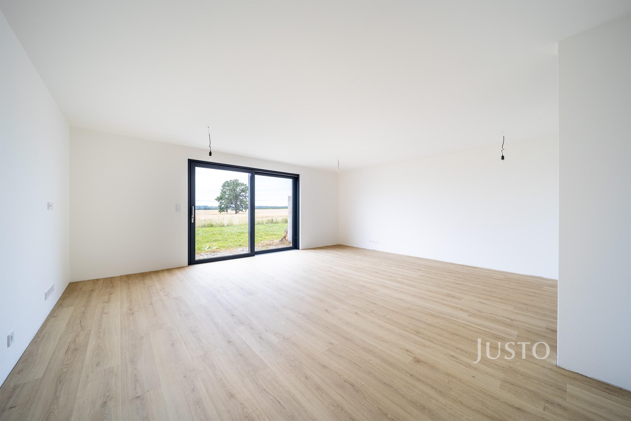 Prodej 5+kk 124 m² + zahrádka 93 m² + terasa 13 m² + parkování