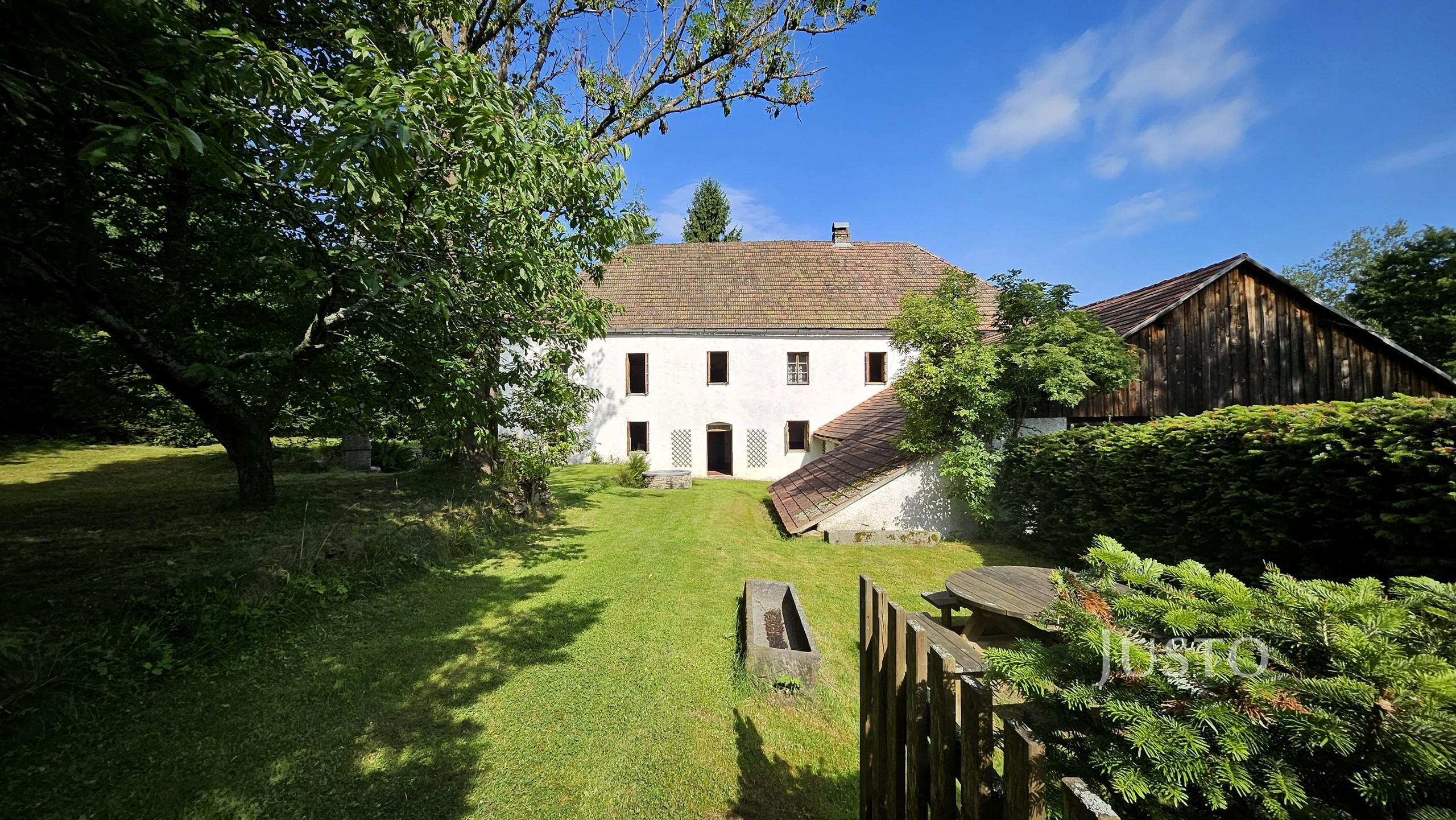 Prodej rodinného domu 363 m² s pozemkem 3244 m²