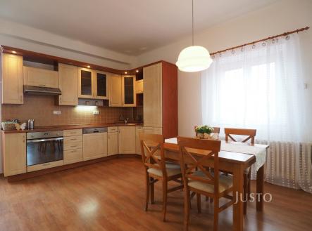 Prodej domu/vily, 185 m² obrázek