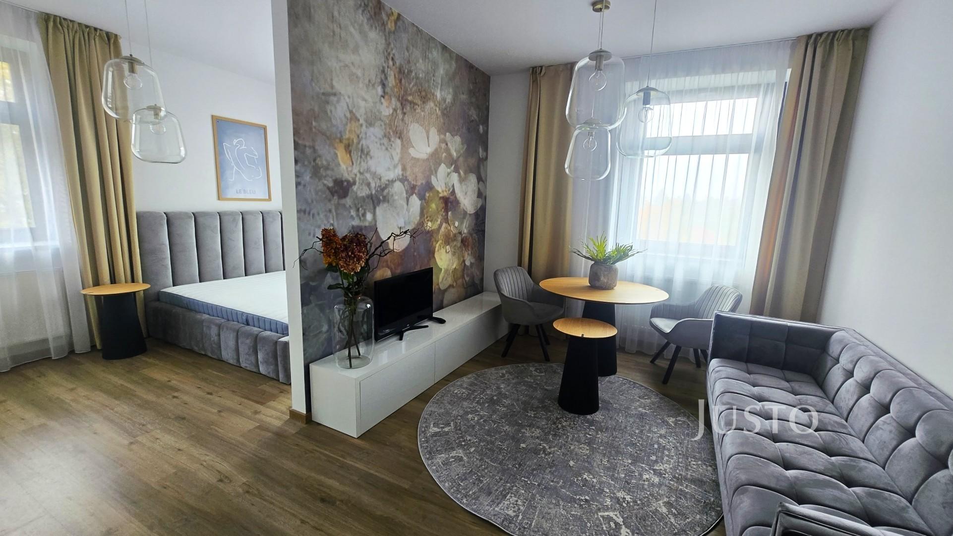 Pronájem 2+kk 38 m² + parkování