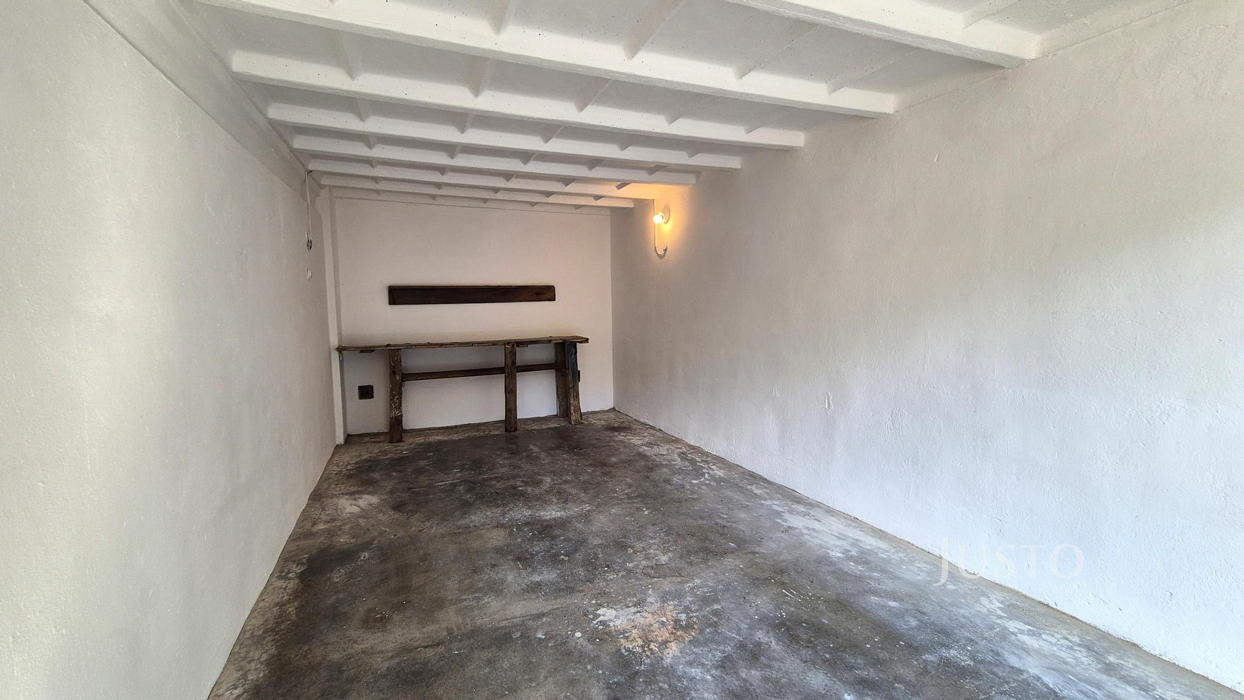 Pronájem garáže 16 m² s pozemkem 19 m²