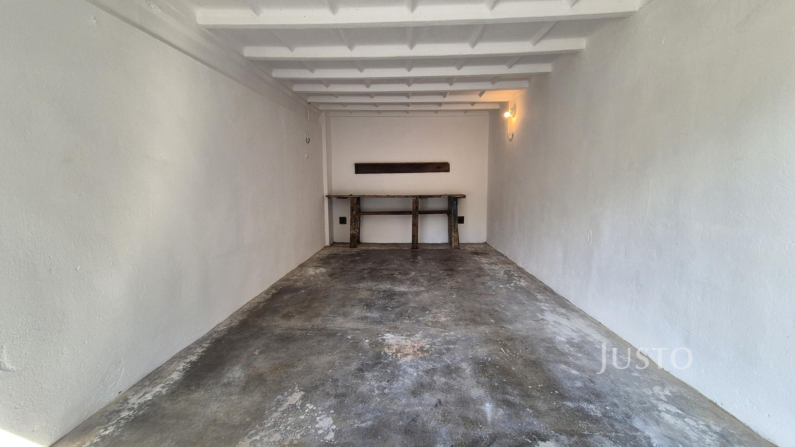 Pronájem garáže 16 m² s pozemkem 19 m²