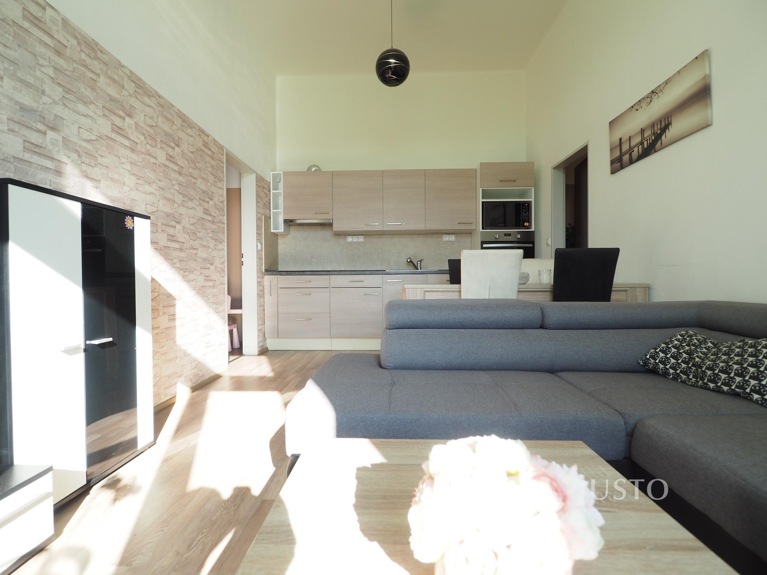 Pronájem, 4+kk, 87 m² + parkování, Písek - Pražská ul.