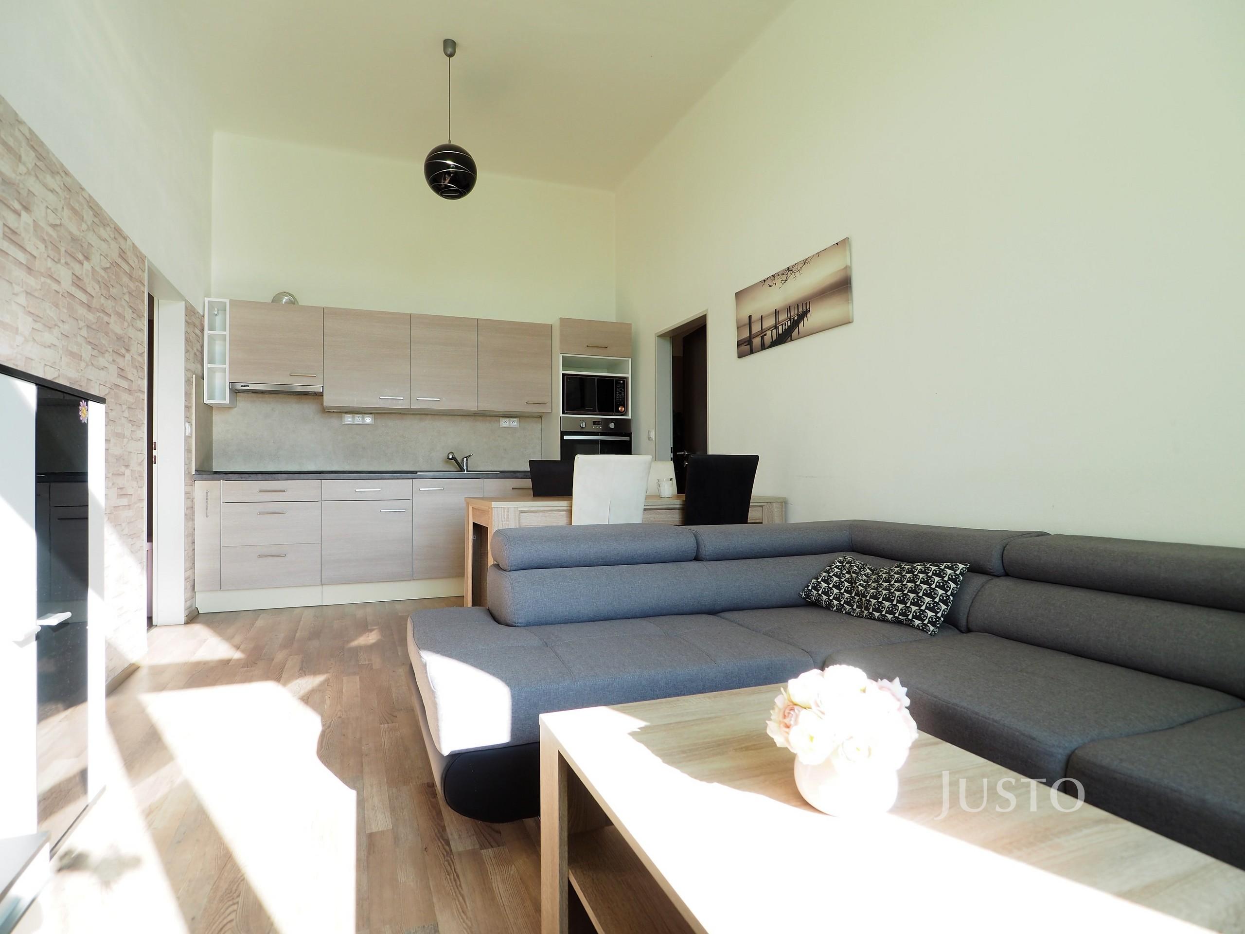 Pronájem, 4+kk, 87 m² + parkování, Písek - Pražská ul.