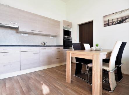 Pronájem bytu, 4+kk, 84 m²