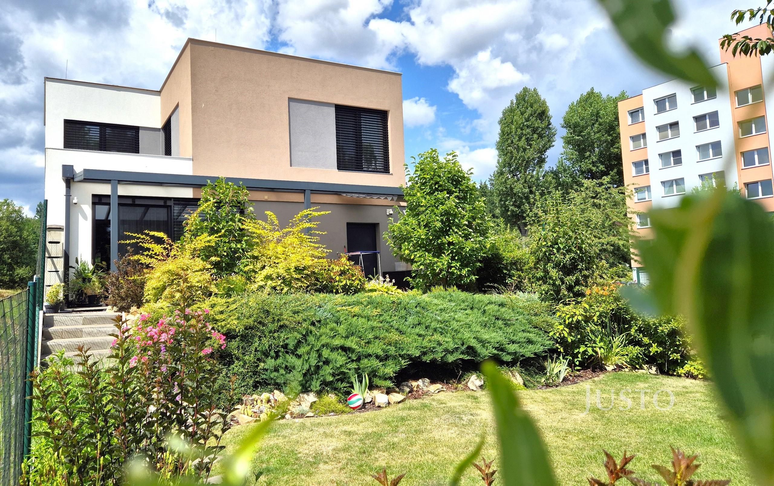 Prodej rodinného domu 173 m² s pozemkem 465 m² + terasa