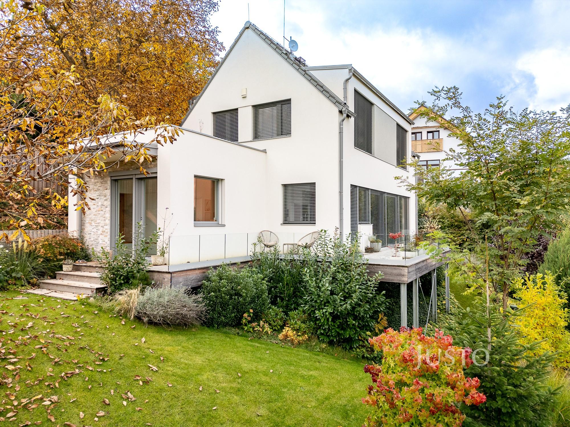 Prodej rodinného domu 133 m² s pozemkem 1525 m² + terasa 30 m²