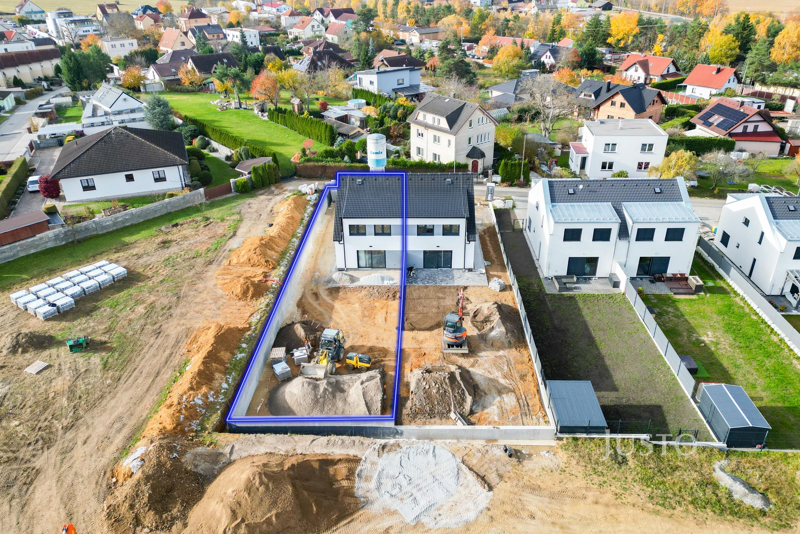 REZERVOVÁNO - Prodej 5+kk 121 m² + zahrada 285 m² + terasa 13 m² + parkování