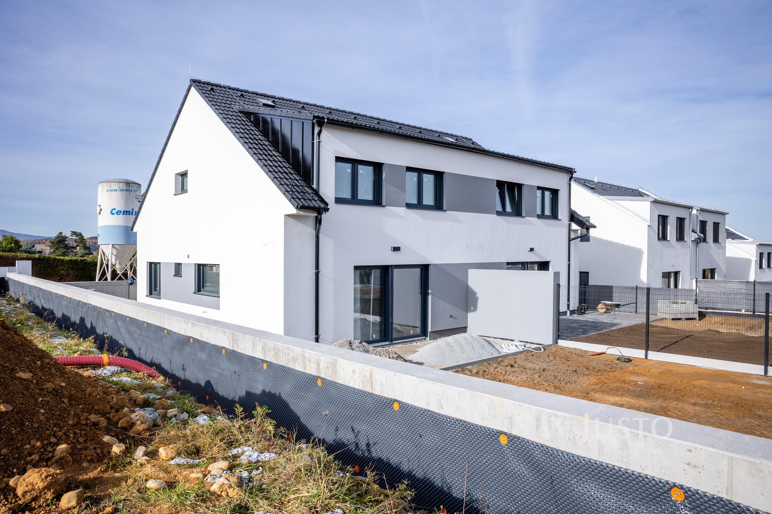 REZERVOVÁNO - Prodej rodinného domu 121 m² s pozemkem 480 m² + terasa 13 m²