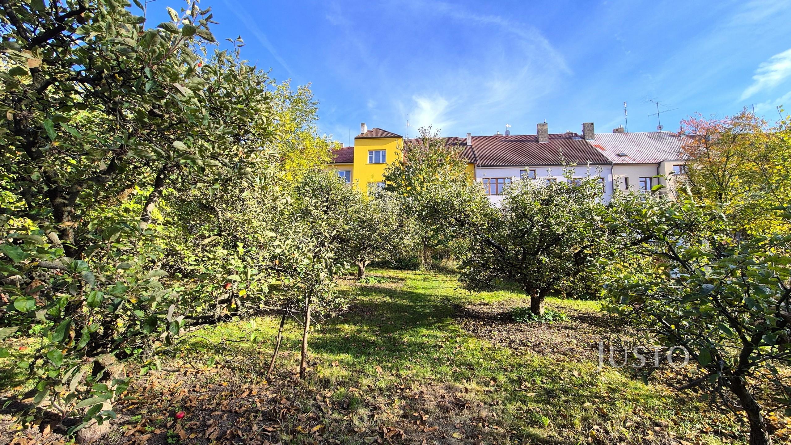 Prodej činžovního domu 454 m² s pozemkem 1145 m² + balkón