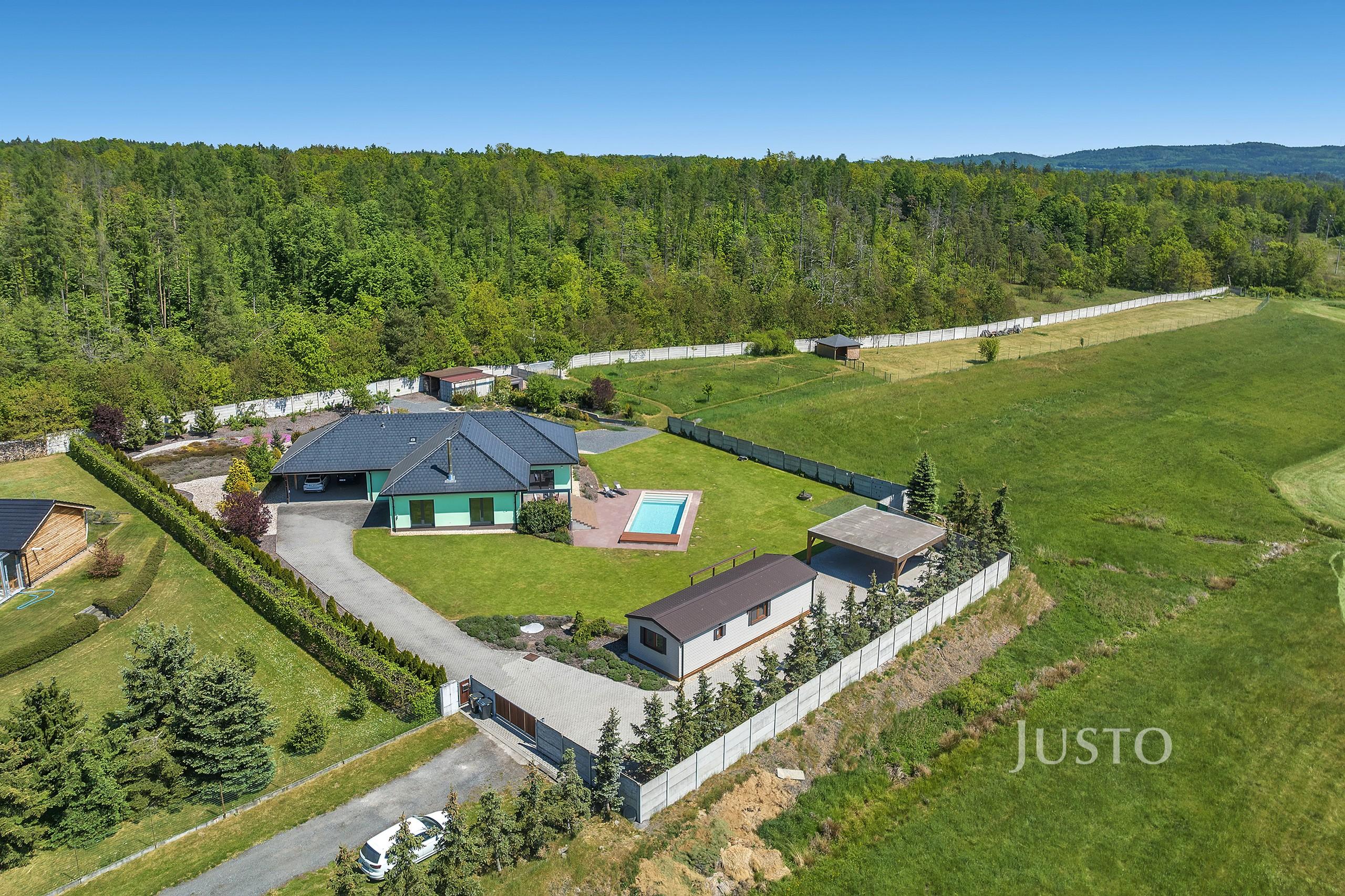 Prodej vily 188 m² s pozemkem 3413 m² + terasa 32 m²