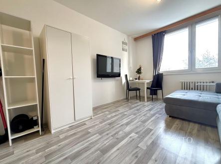 Pronájem bytu, 1+kk, 27 m²