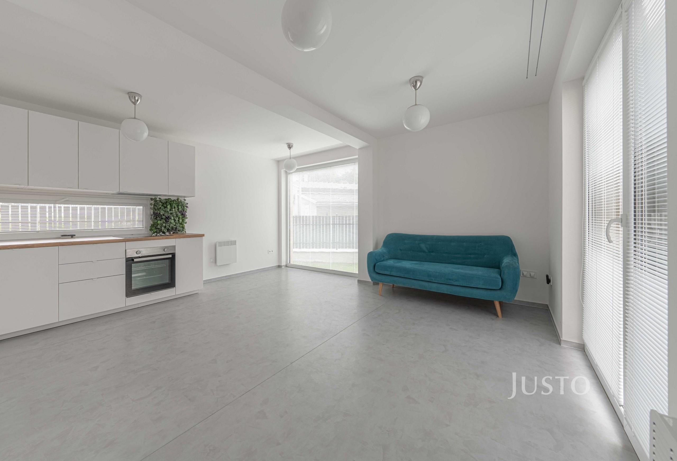 Pronájem rodinného domu 64 m² s pozemkem 352 m²