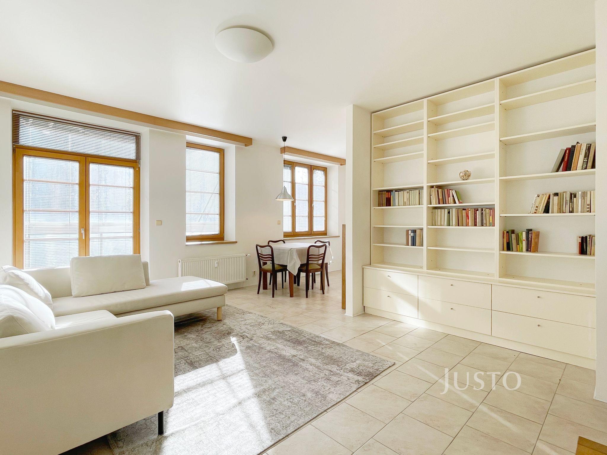 Pronájem 2+1 75 m² + balkón 6 m² + garáž