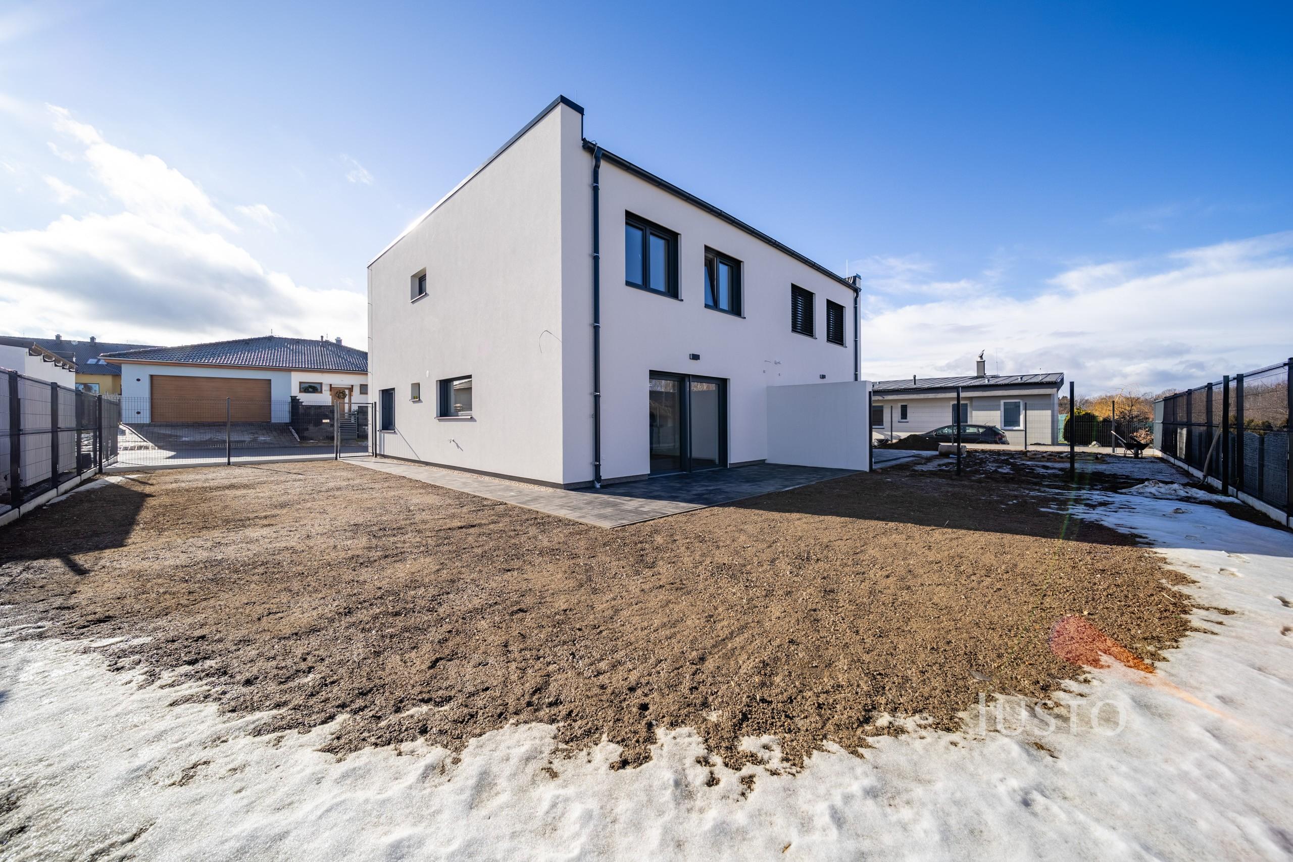 Prodej rodinného domu 121 m² s pozemkem 311 m² + terasa 13 m²