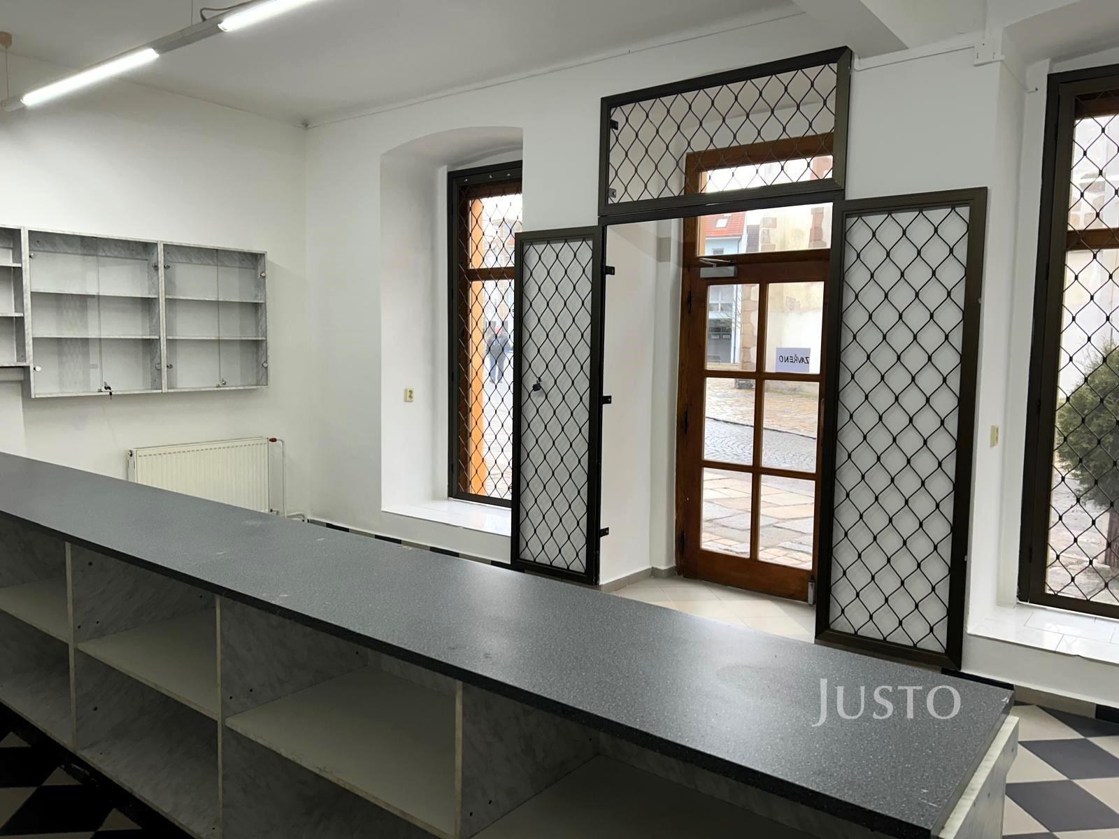 Pronájem obchodních prostor 60 m², Písek - Bakaláře