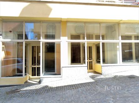 Pronájem obchodní prostor, 110 m²