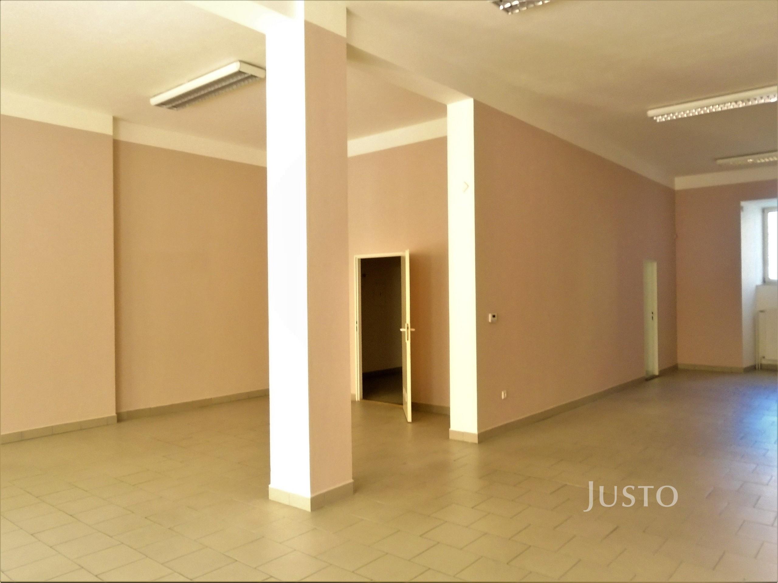 Pronájem obchodních prostor 110 m² , Písek - Soukenická