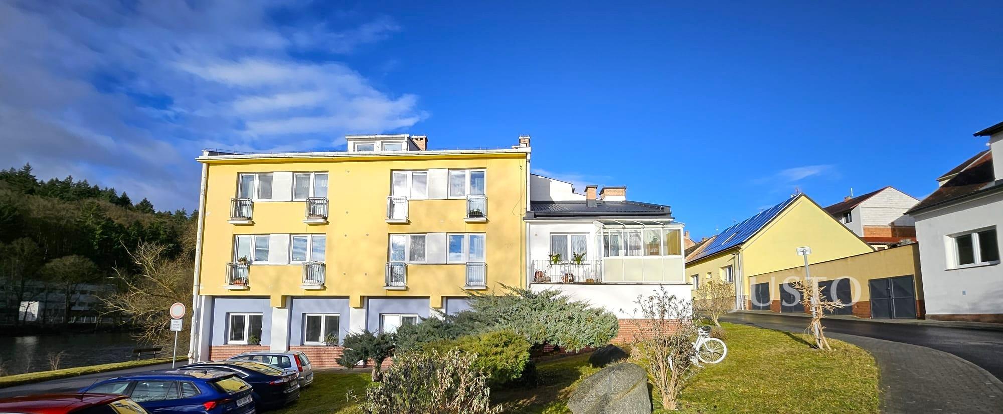 Prodej 2+kk 46 m² + lodžie + balkón