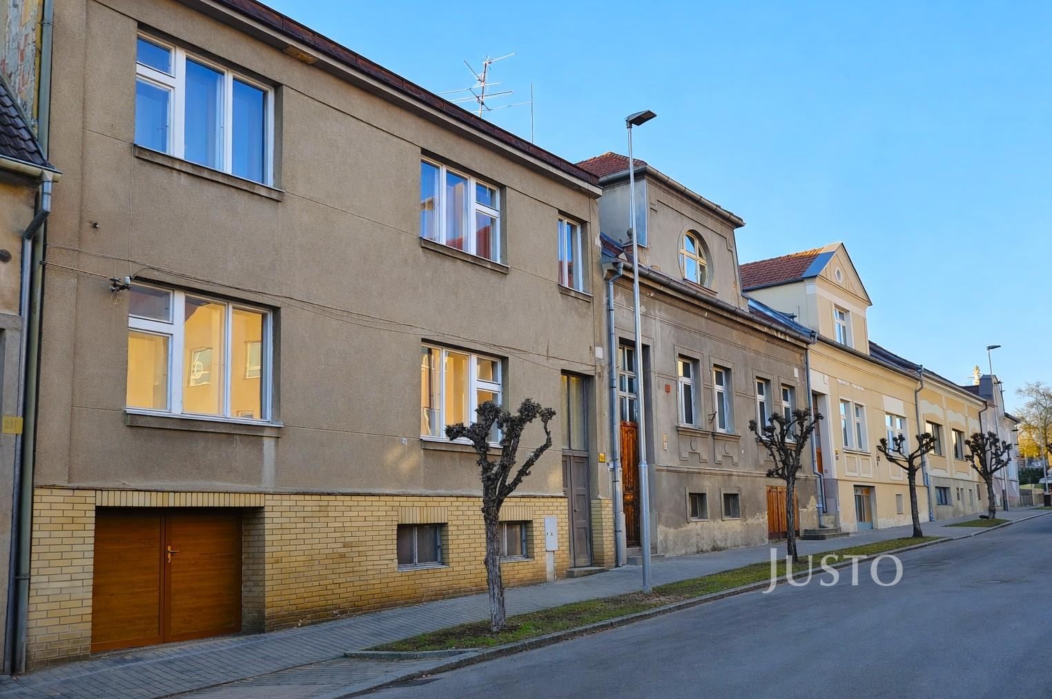 Prodej rodinného domu 160 m² s pozemkem 815 m²