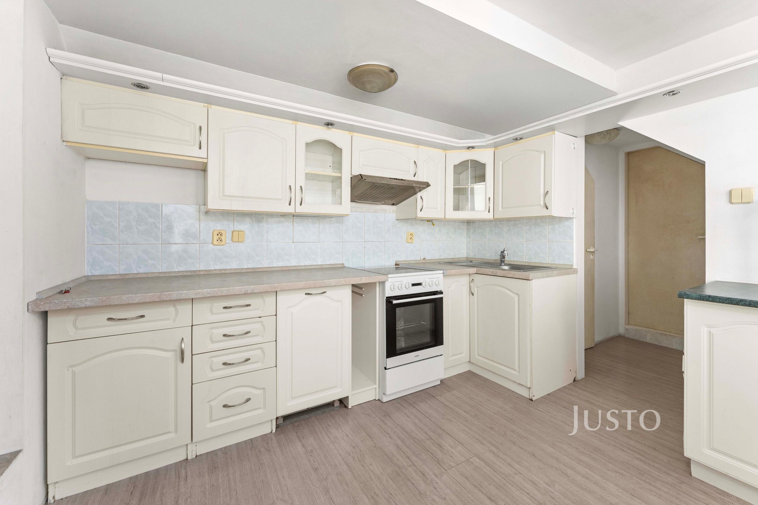 Pronájem 3+1 92 m² + zahrada 351 m² + terasa 50 m² + garáž