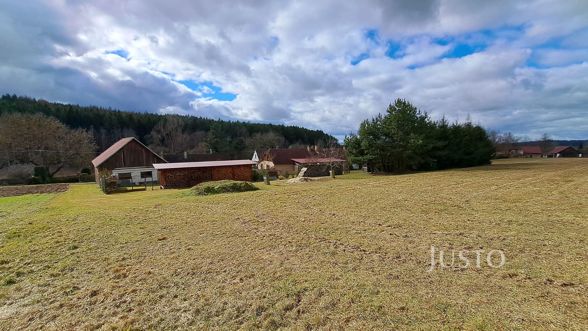 Prodej pozemku 1500 m²