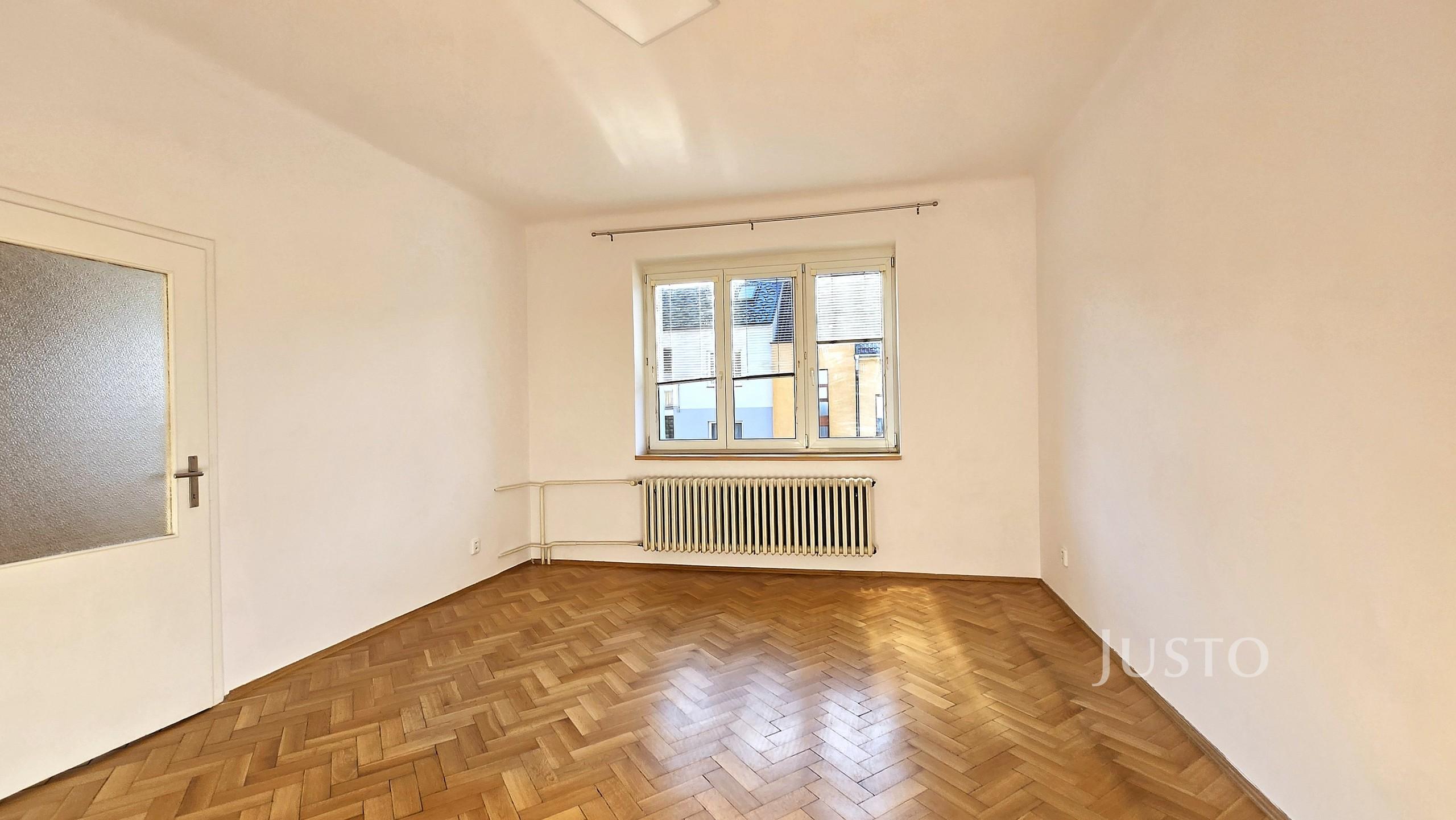 Pronájem 2+1 68 m² + balkón, Písek - Kollárova