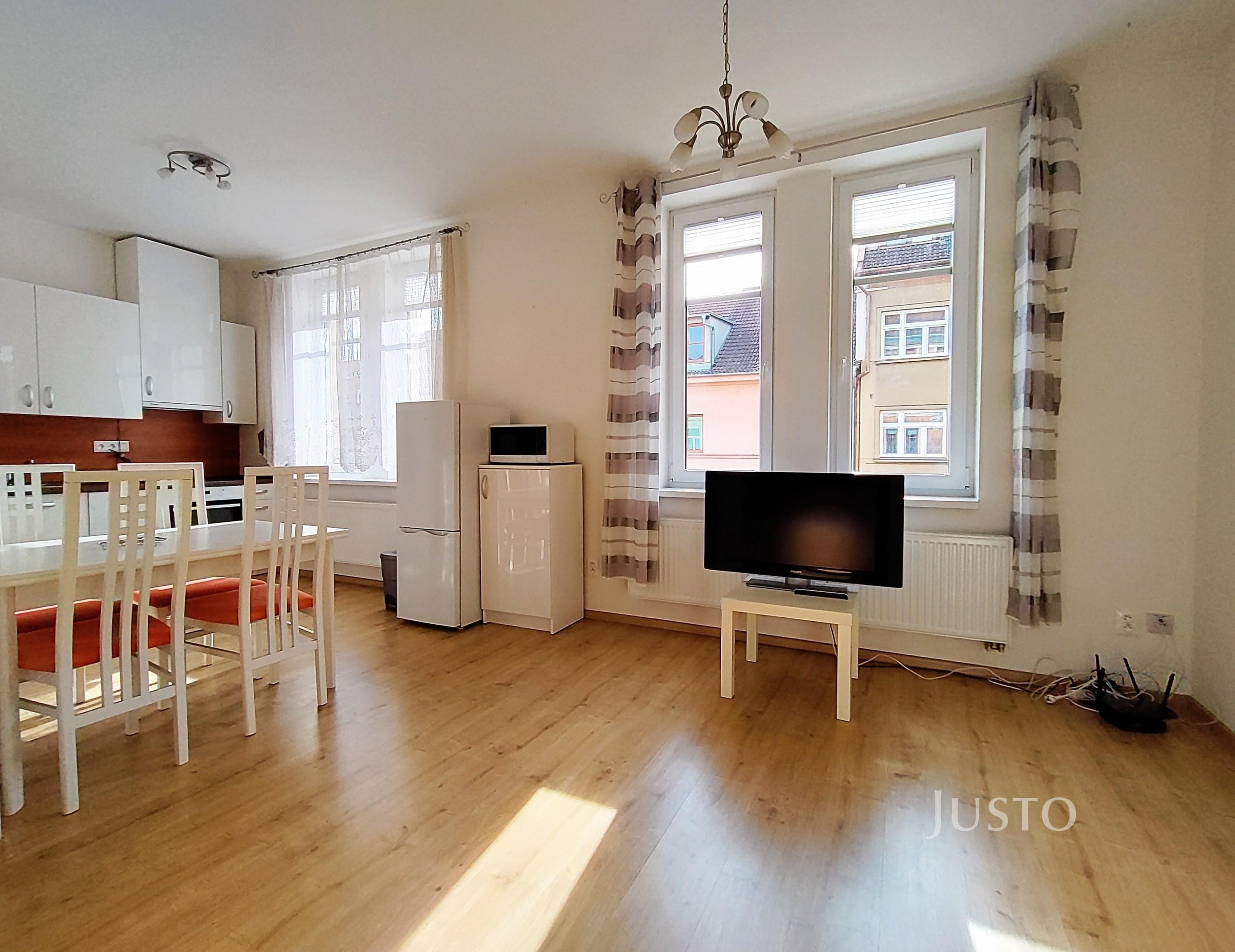 Pronájem garsoniéry + parkování,  37 m², Písek - Pražská ulice