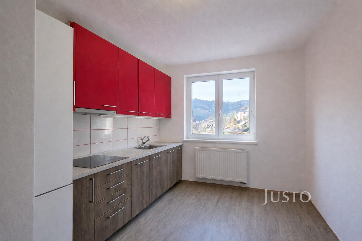 Pronájem 3+1 66 m² + parkování + zahrada, Písek - Václavské náměstí