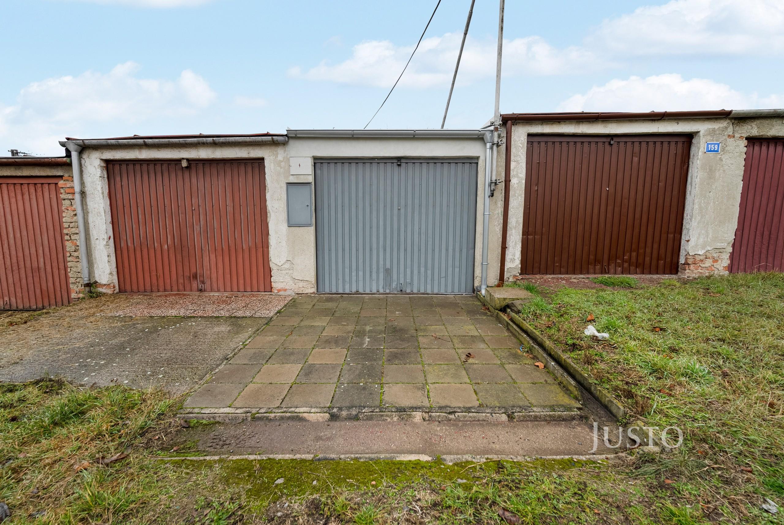 Pronájem skladů 16 m² s pozemkem 38 m²
