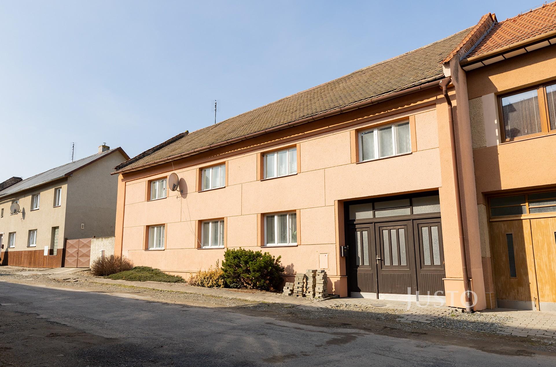 Prodej rodinného domu 105 m² s pozemkem 1556 m² + terasa 18 m²