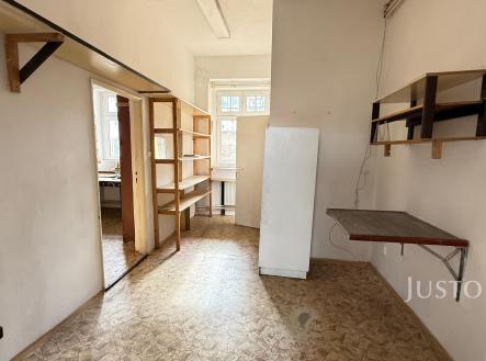 Pronájem kanceláře, 70 m²