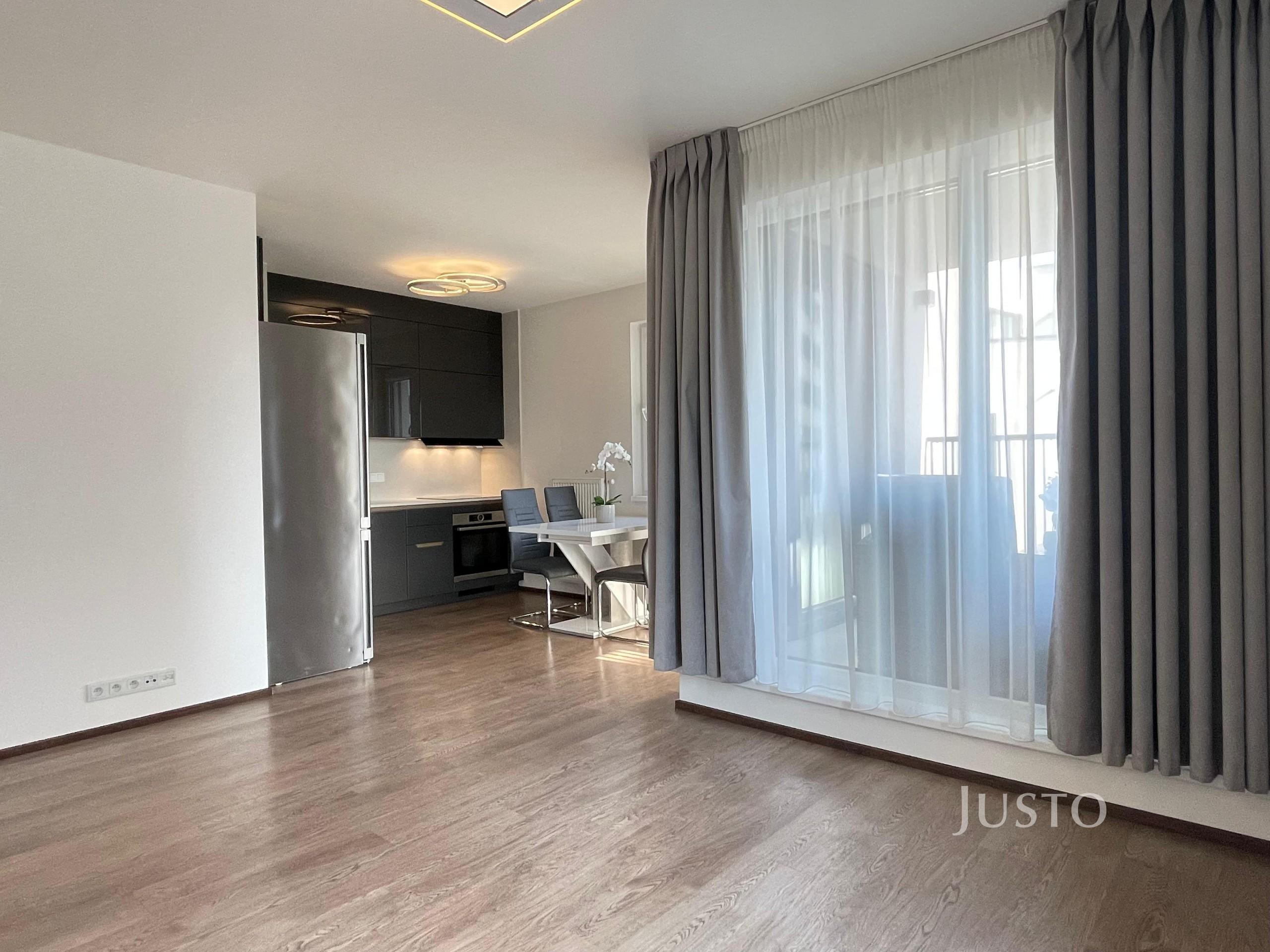 Pronájem 2+kk 53 m² + balkón 6 m² + parkování