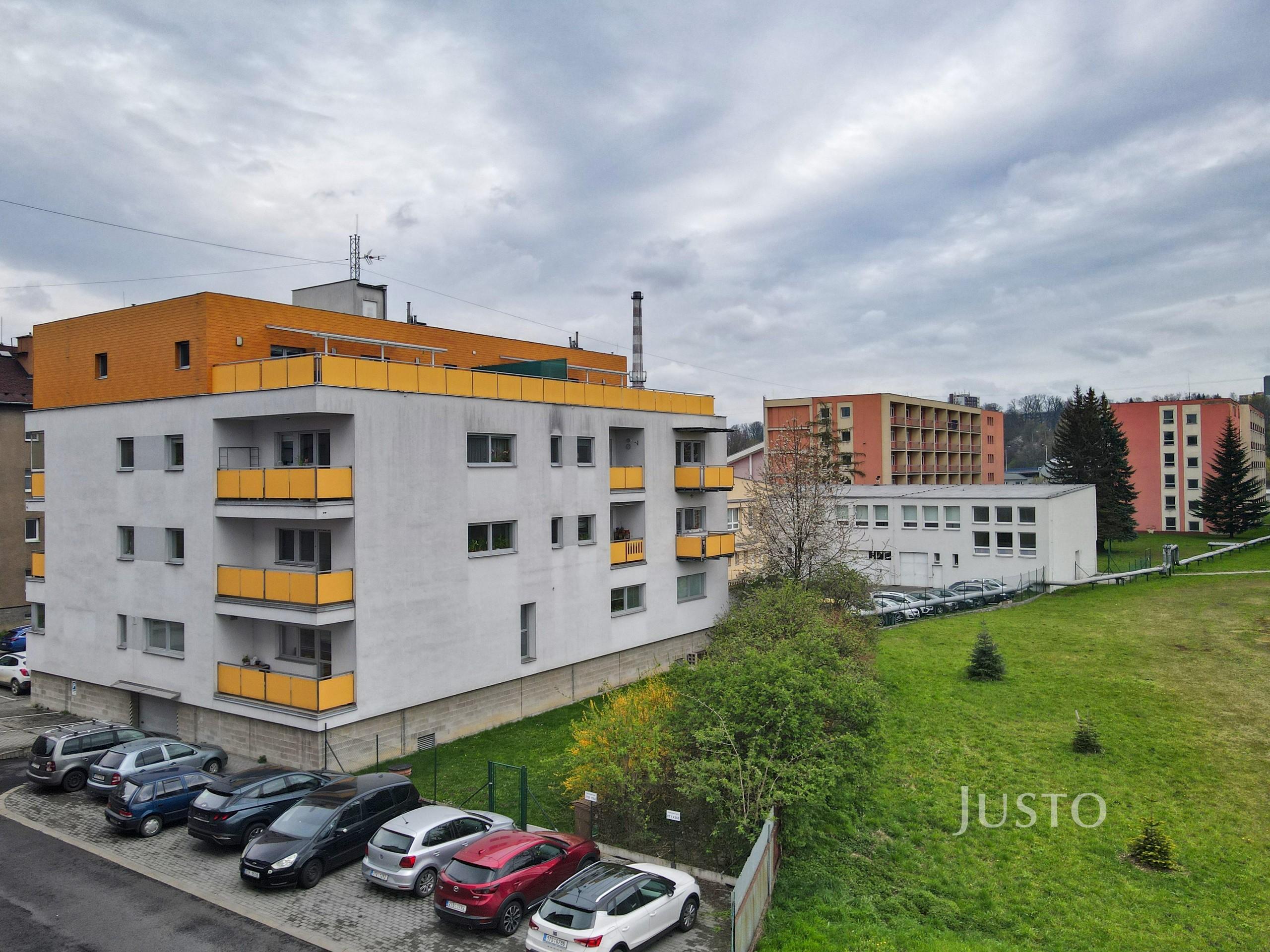 Pronájem garážového stání 16 m²