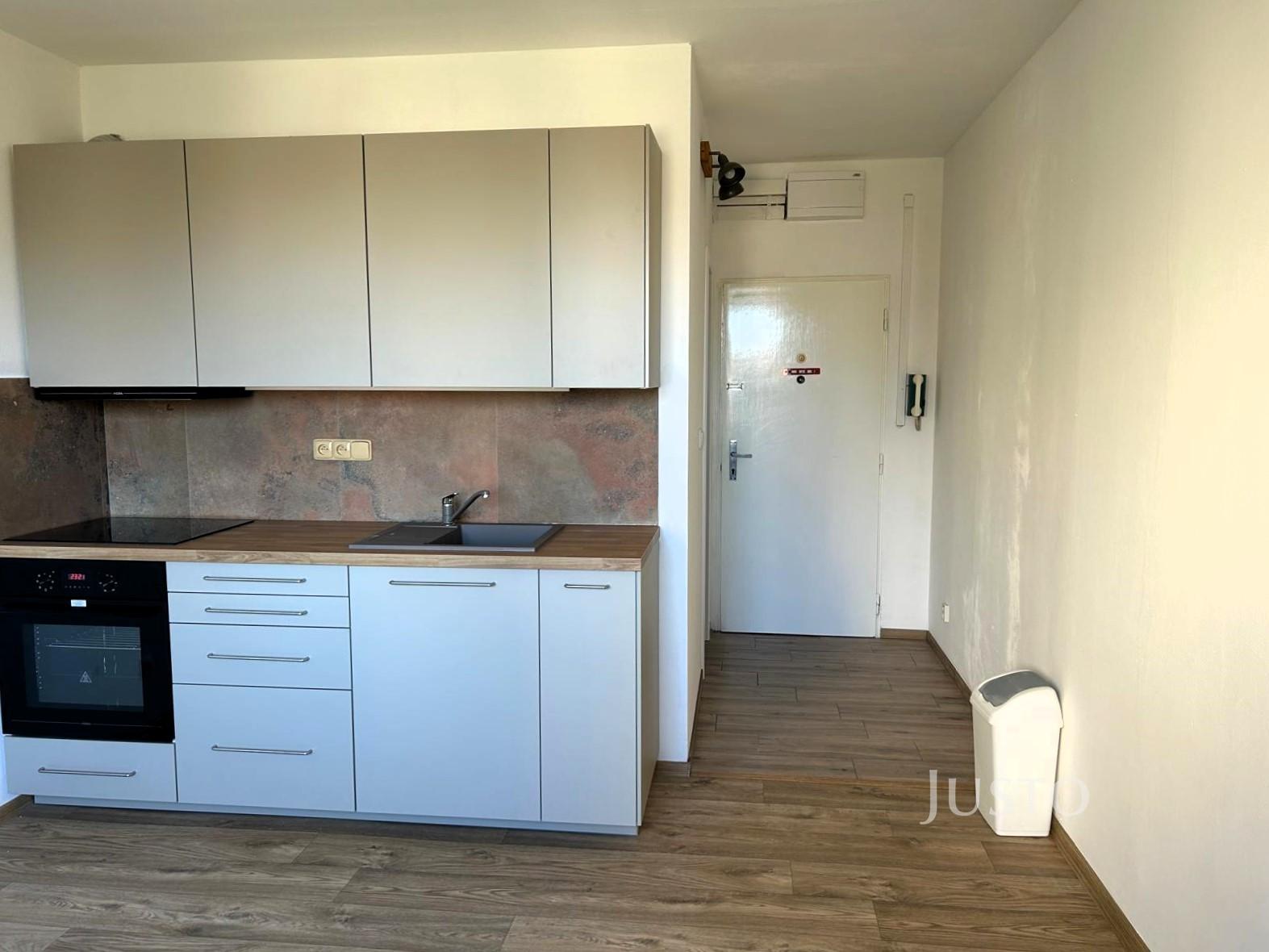 Pronájem 1+kk 36 m² + balkón 5 m²