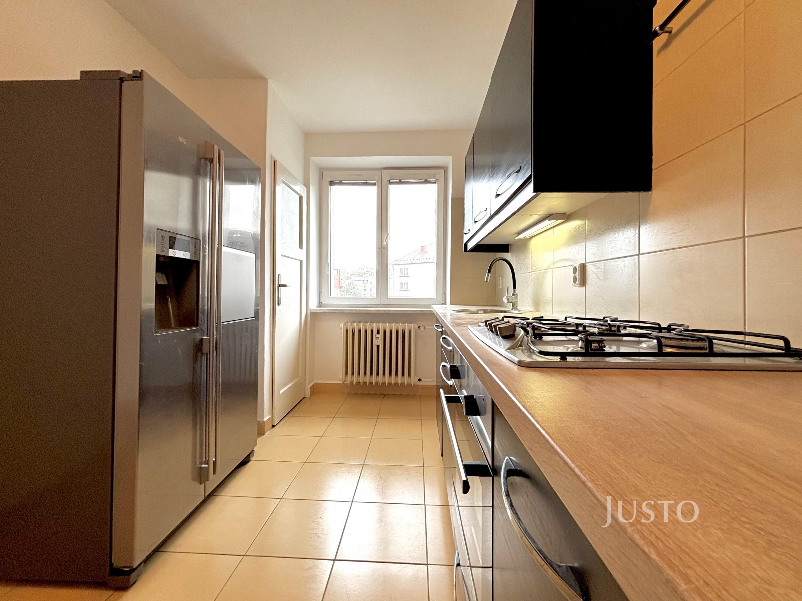 Pronájem 2+1 60 m² + balkón 1 m²