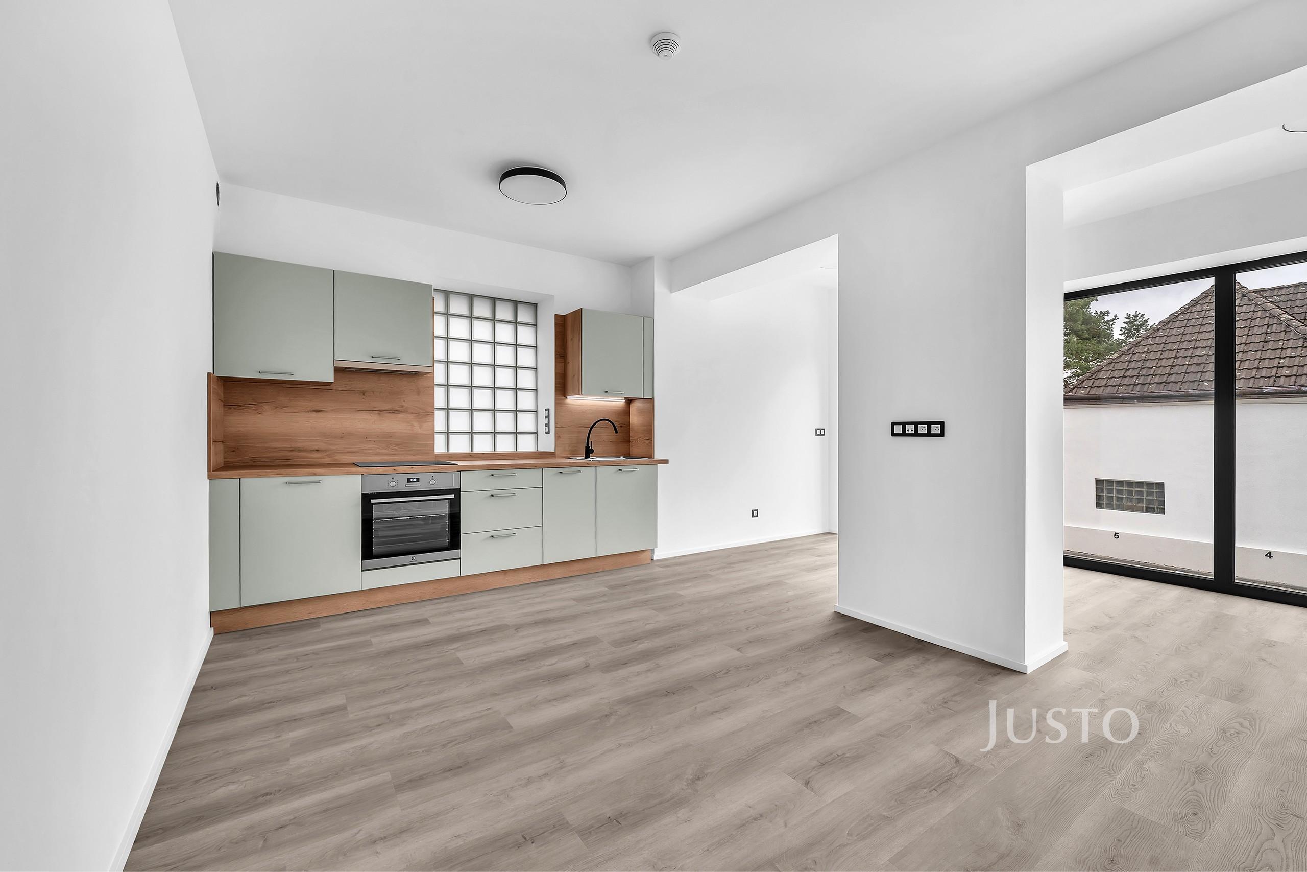 Pronájem 3+kk 79 m² + terasa 4 m² + parkování