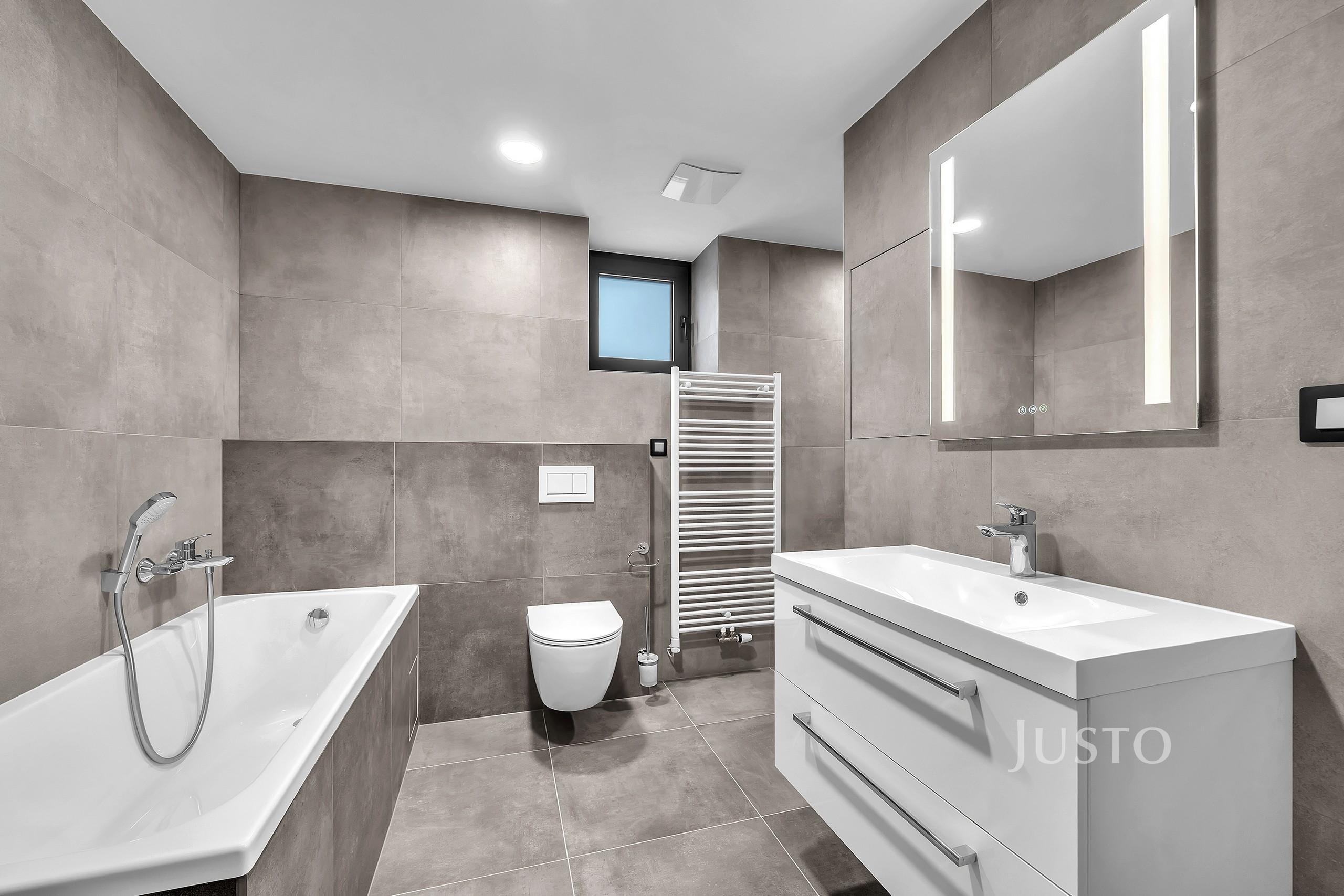 Pronájem 3+kk 79 m² + terasa 4 m² + parkování