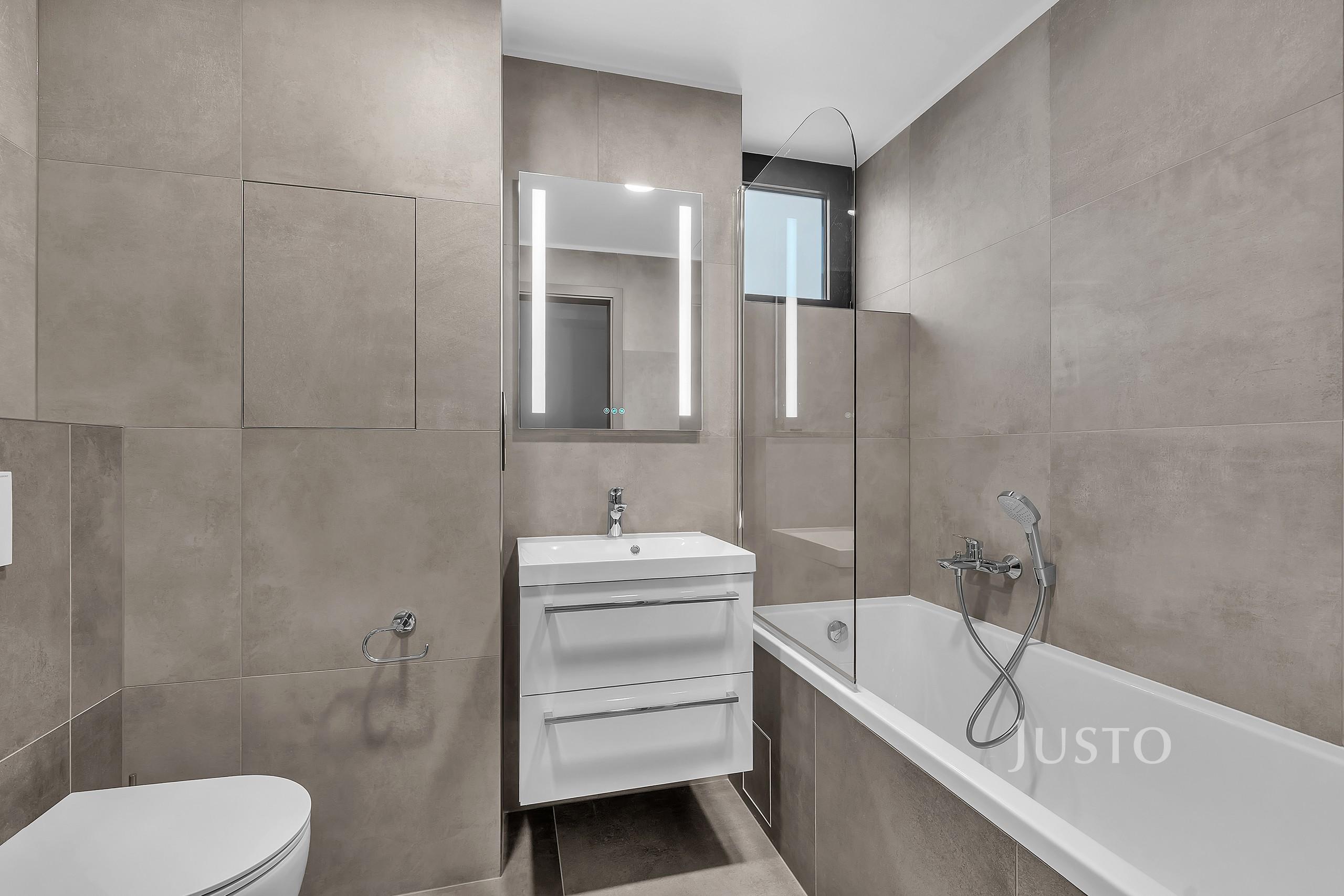 Pronájem 2+kk 45 m² + terasa 4 m² + parkování