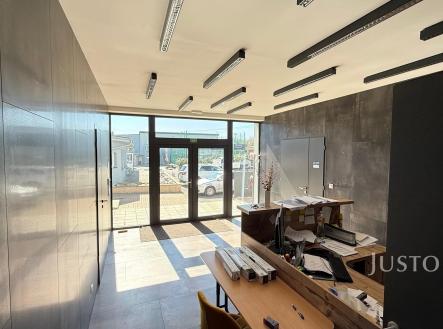 Pronájem kanceláře, 165 m²