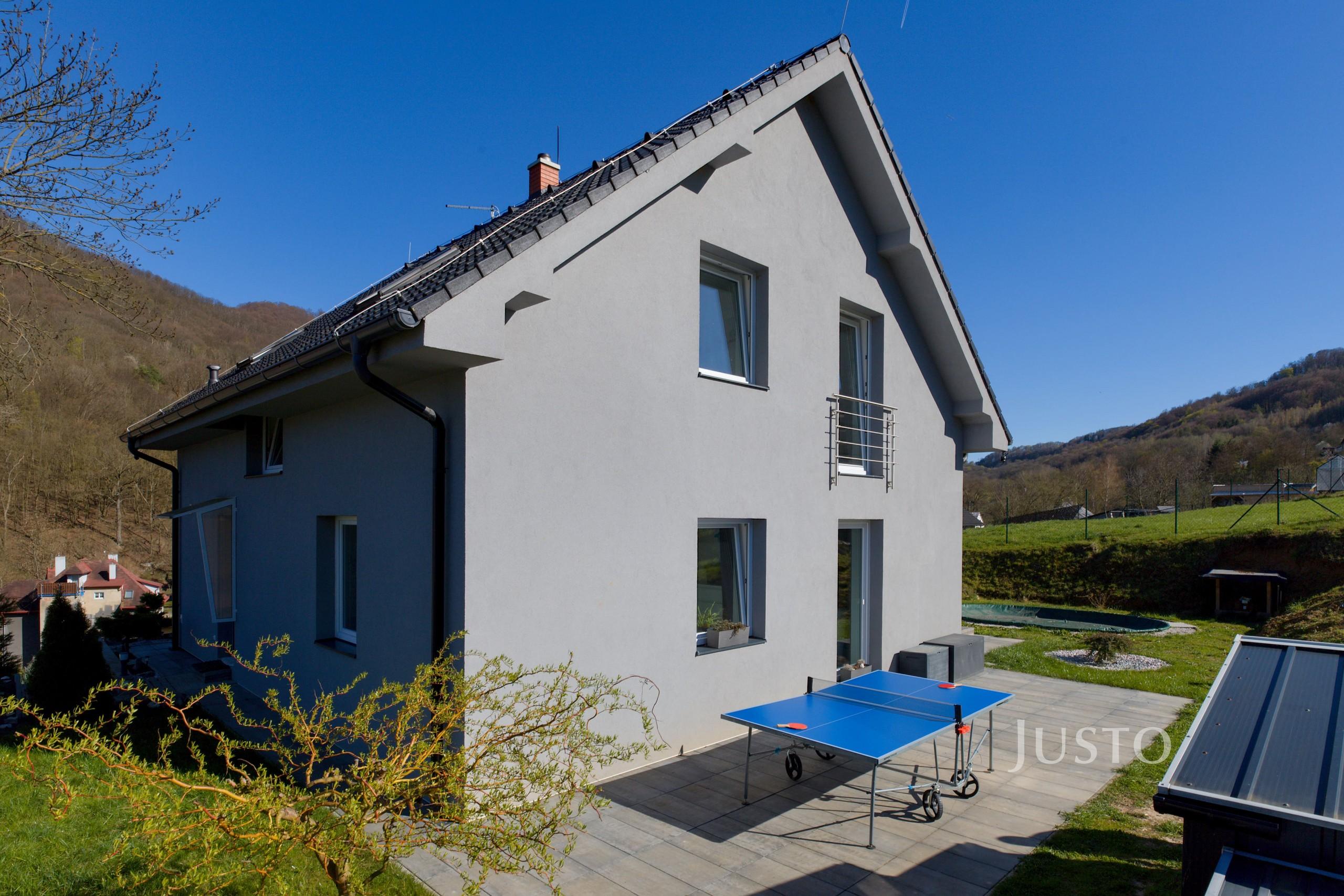Prodej rodinného domu 148 m² s pozemkem 1008 m² + terasa