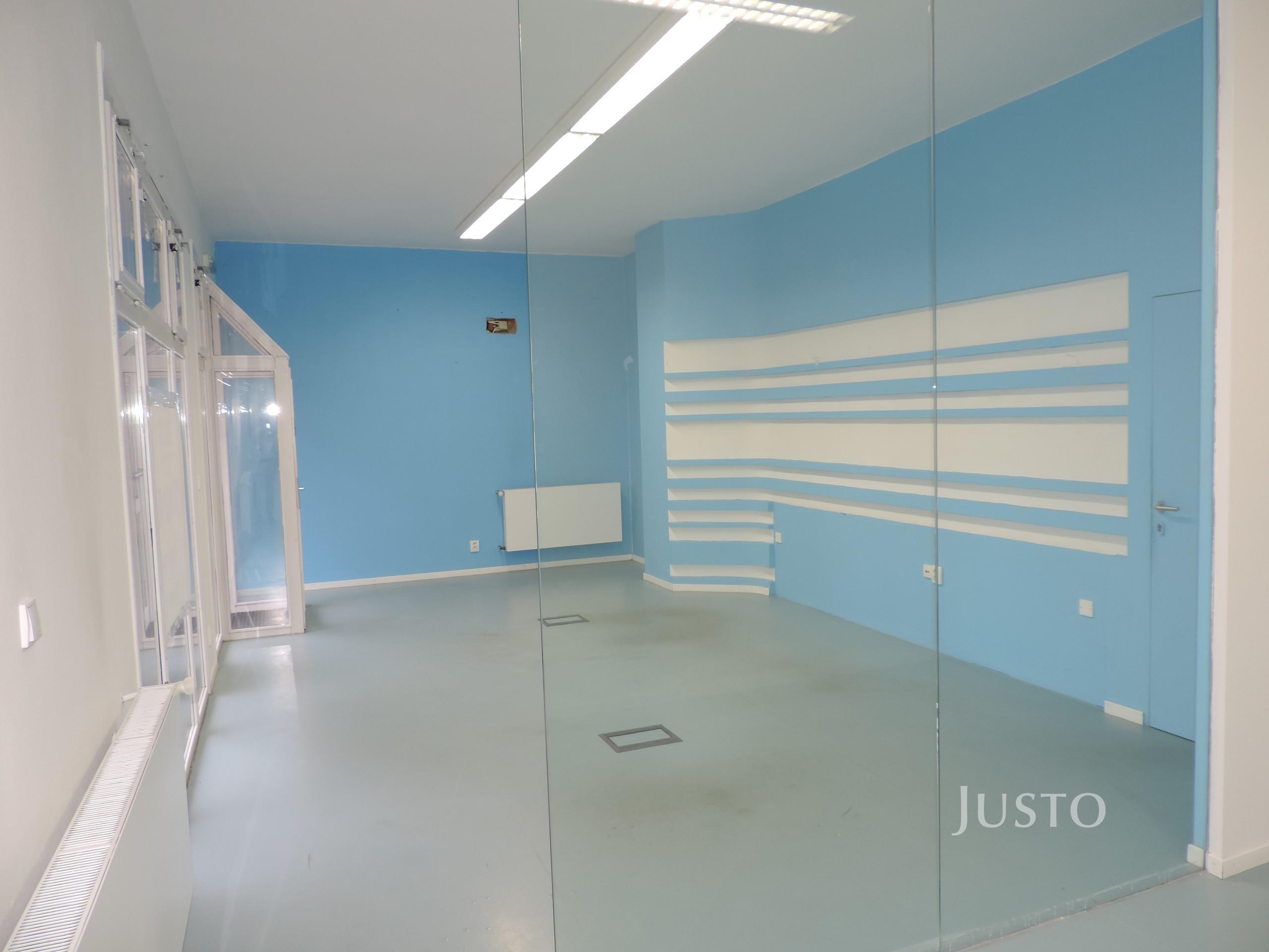 Pronájem obchodních prostor 75 m² se zázemím