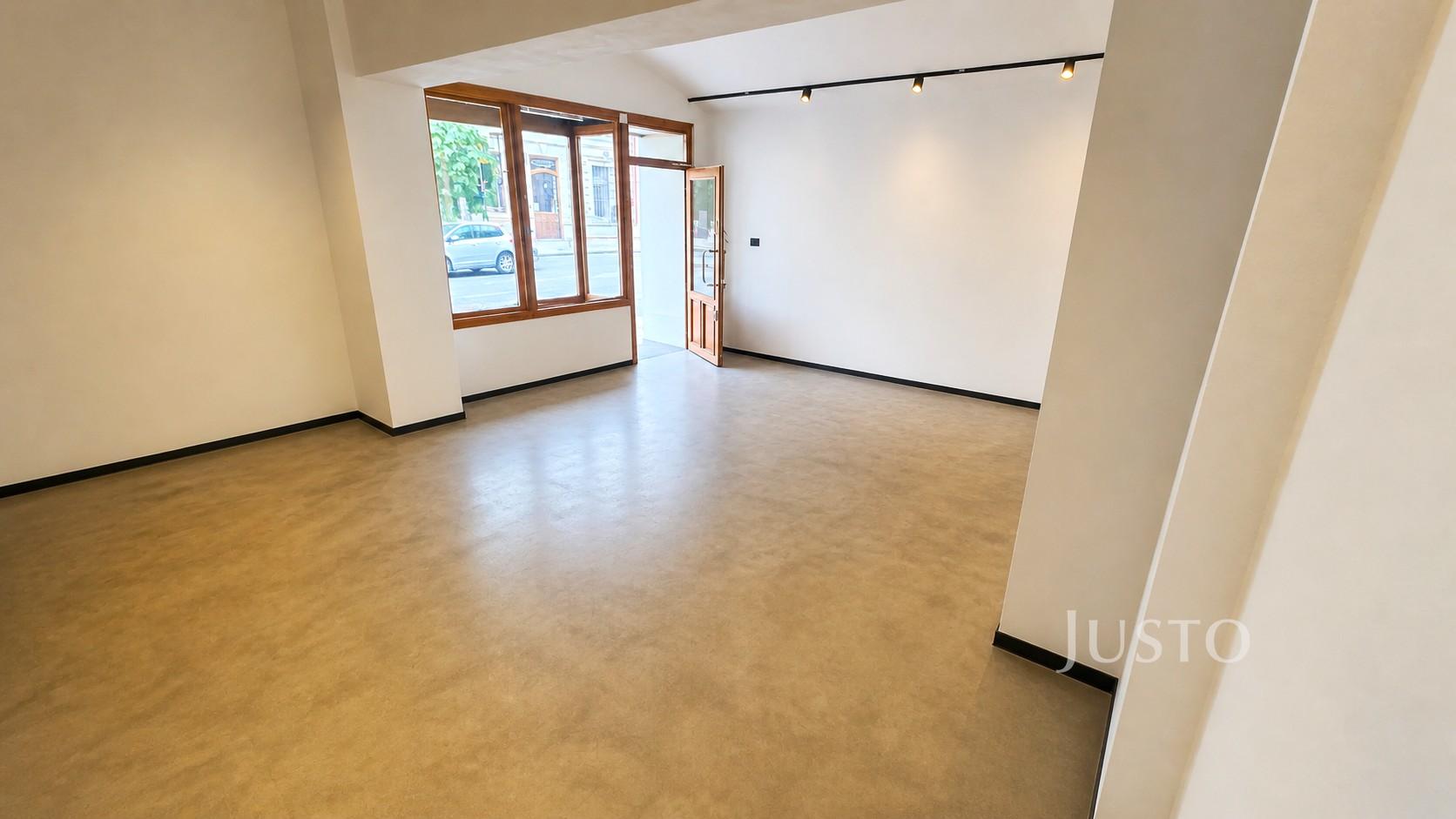 Pronájem obchodních prostor 42 m²