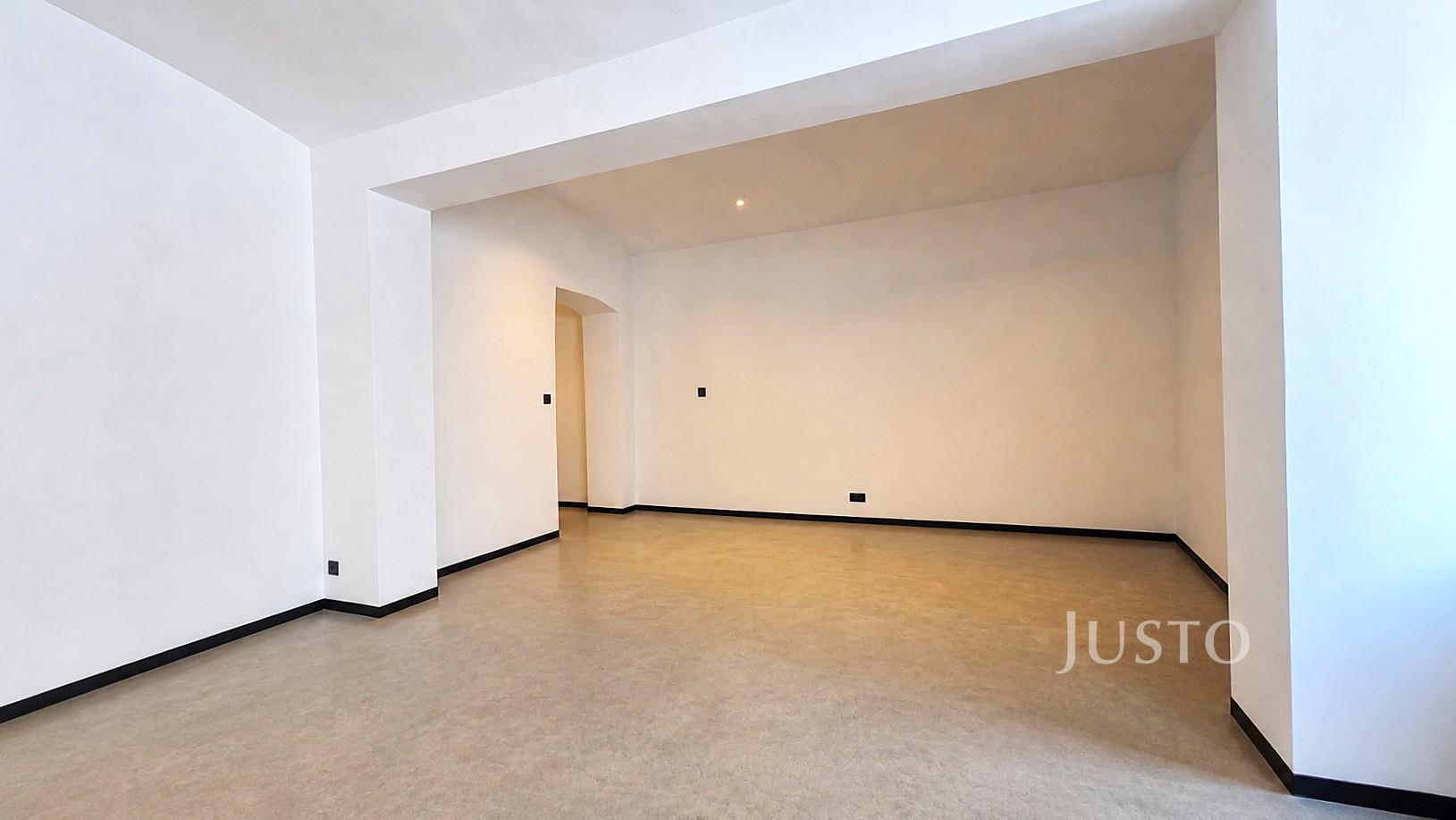 Pronájem obchodních prostor 42 m²
