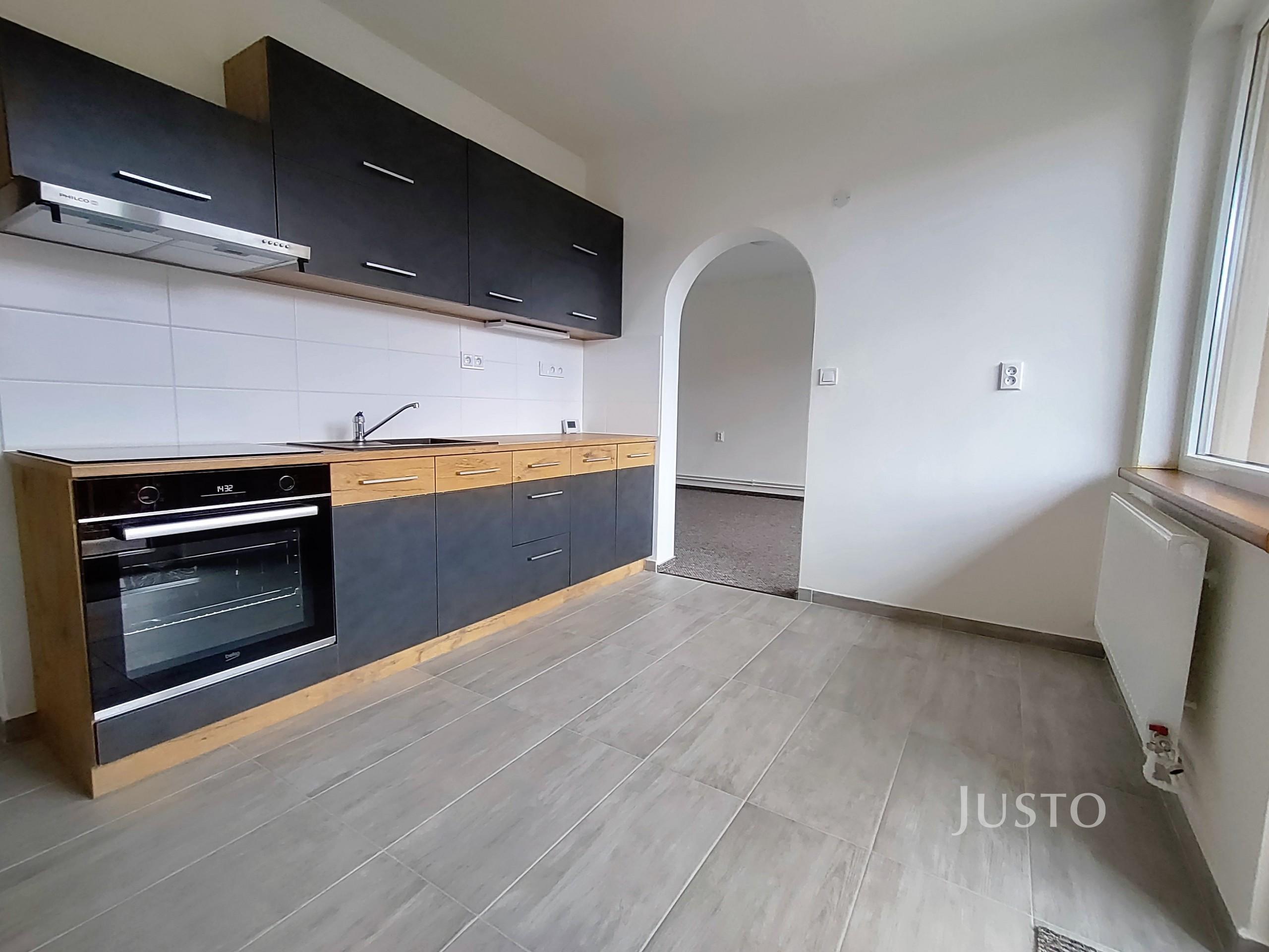 Pronájem 4+1, 72 m² + lodžie 2,5 m² + garáž, Milevsko - Přeštěnice