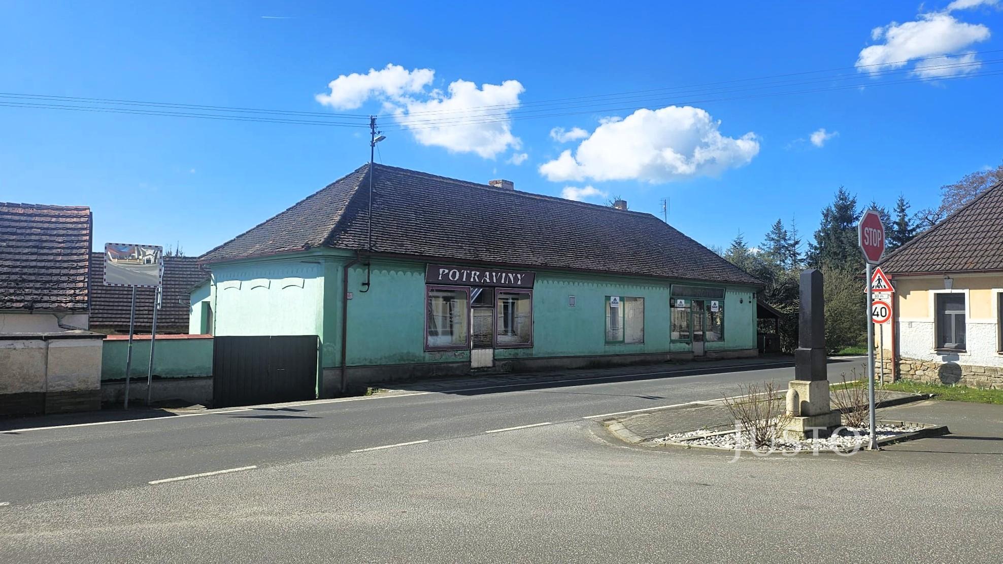 Prodej rodinného domu 180 m² s pozemkem 911 m²