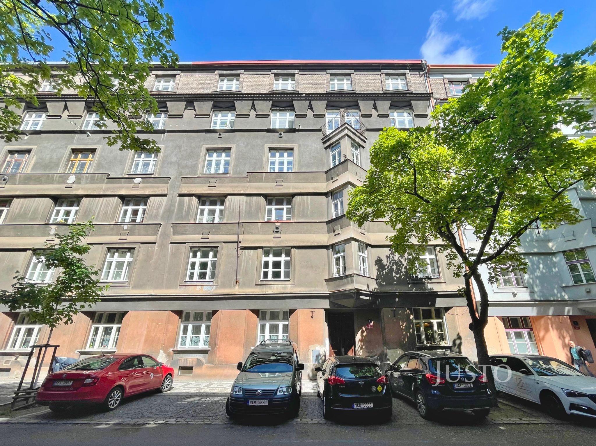 Prodej bytu 3+kk, 78 m², 9 m² sklepní kóje, Praha 3
